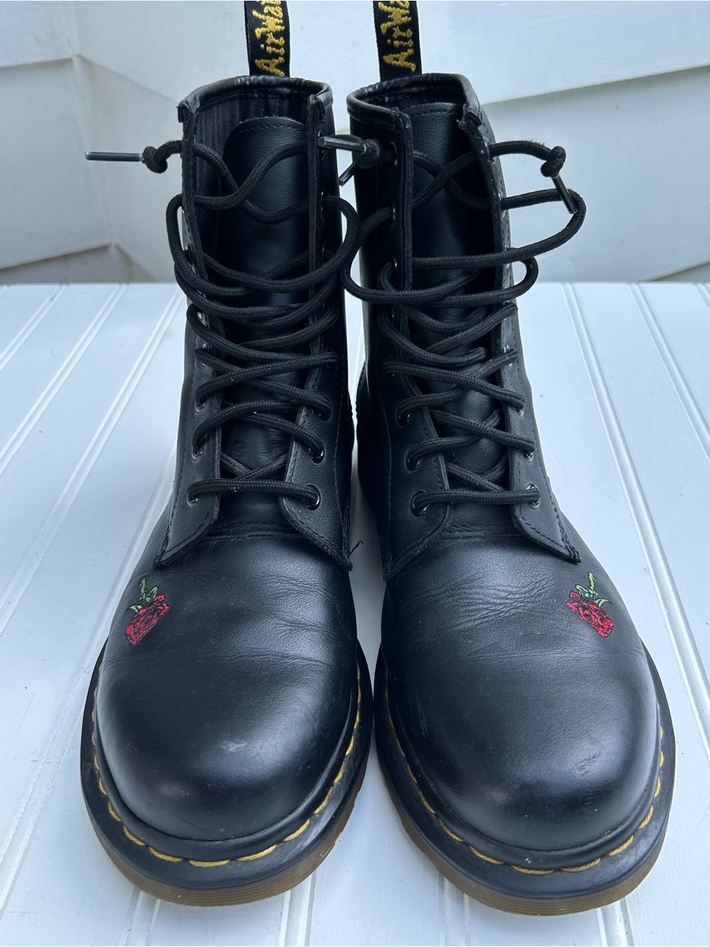 Dr. Martens Boots Vonda Flora Black Leather Lace-Up Red Rose Embroidery Size 10 - Picture 4 of 13